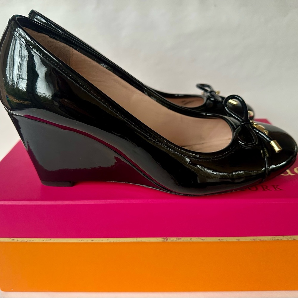Kate Spade New York Black Patent Leather Closed Almond Toe Wedge Heels 9M